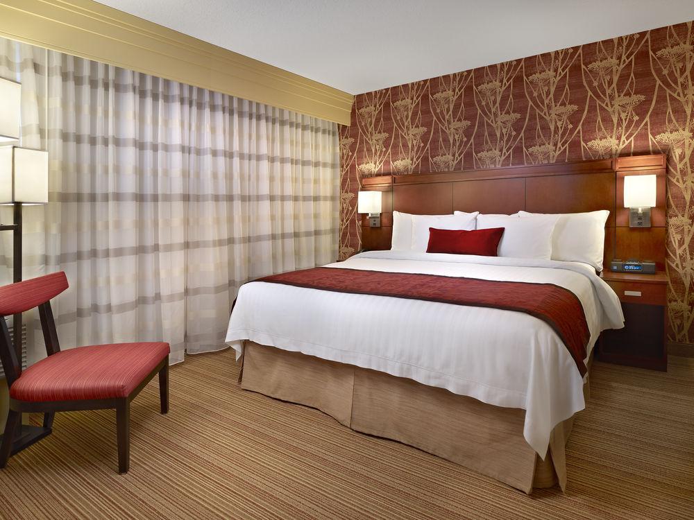 Hotel Courtyard By Marriott Edmonton West Extérieur photo