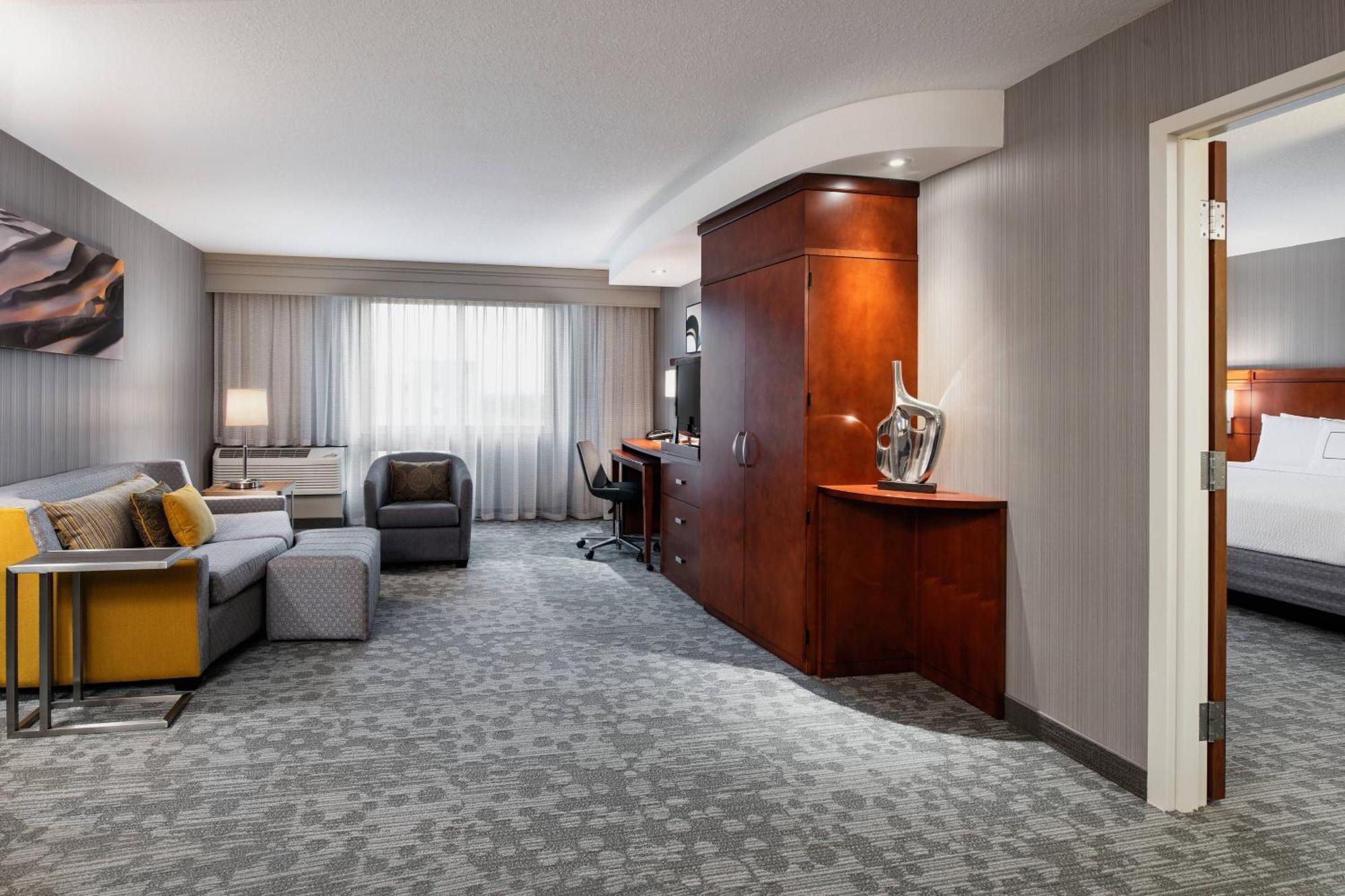 Hotel Courtyard By Marriott Edmonton West Extérieur photo