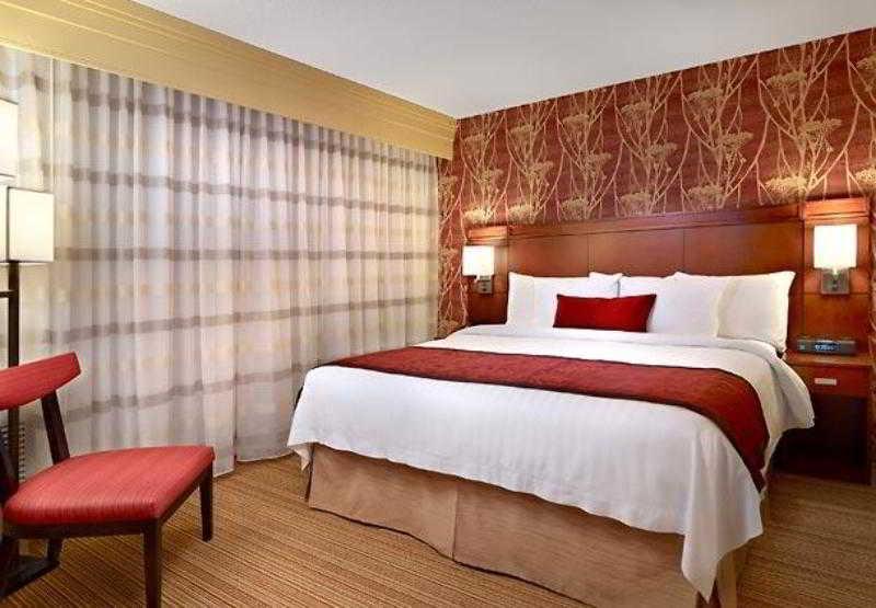 Hotel Courtyard By Marriott Edmonton West Extérieur photo
