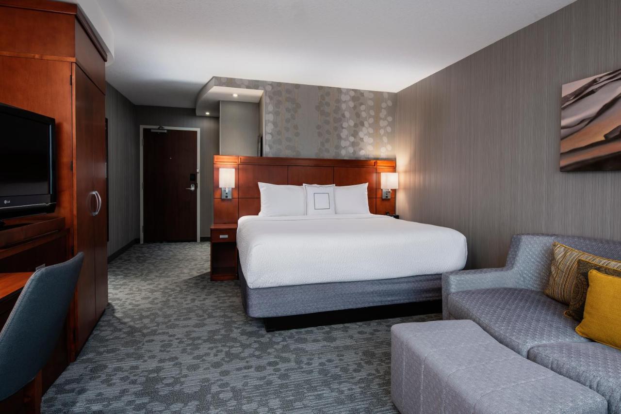 Hotel Courtyard By Marriott Edmonton West Extérieur photo